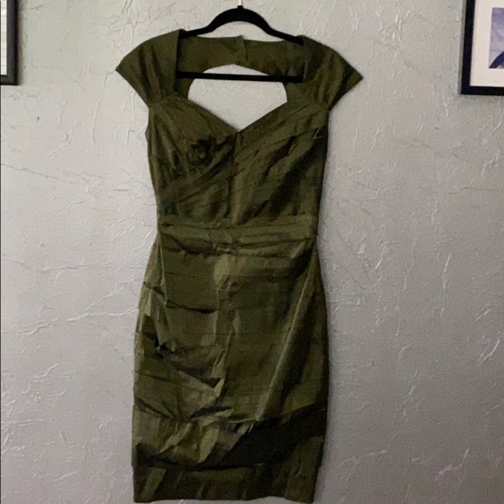 Ladies sleeveless evening dress in a Matt satin